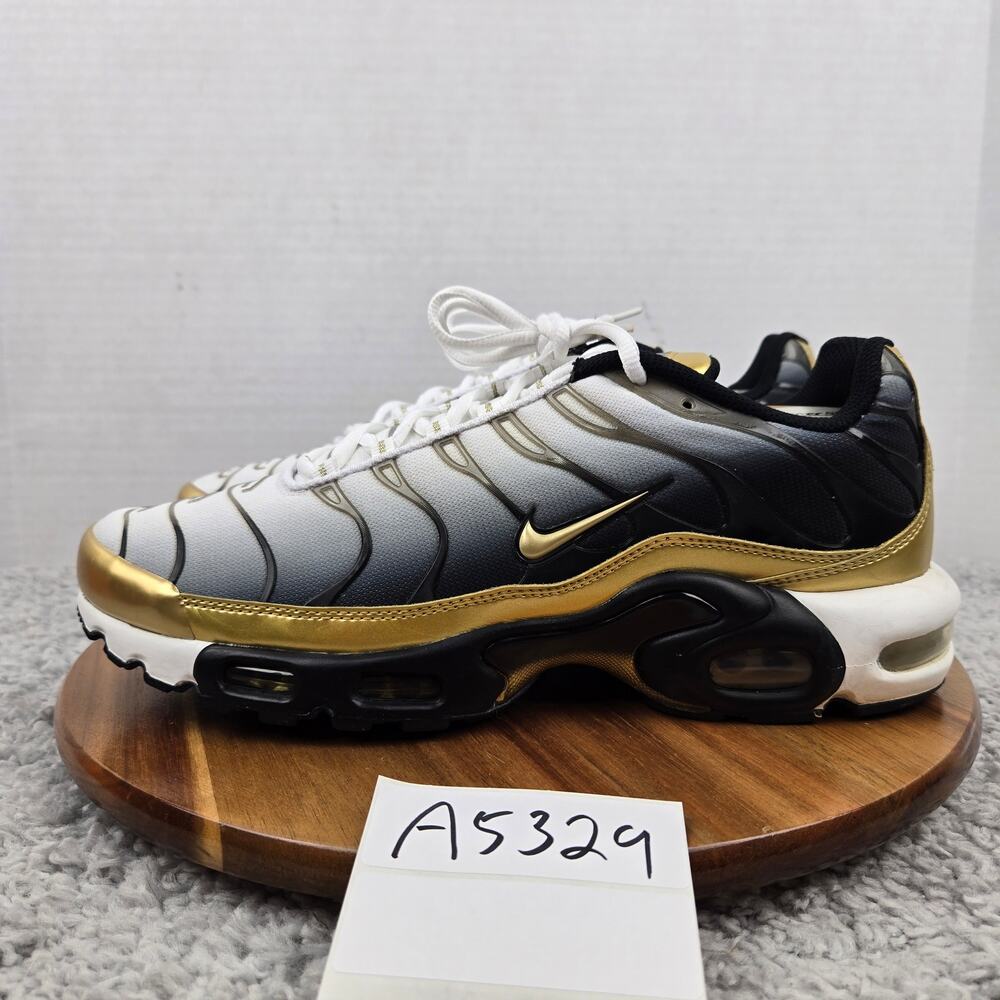 Nike Mens 10.5 Footlocker Air Max Plus Premium 50th Anniversary Athletic Sneaker